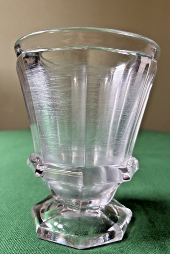 Gobelet conique pied - conique,