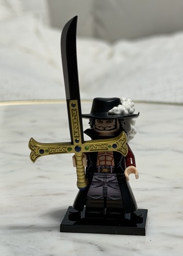 Lego one piece dracule mihawk - lego,
