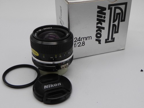 Nikon 2 8 - 24, f/2.8