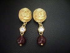 Orecchini lunghi Chanel CC con