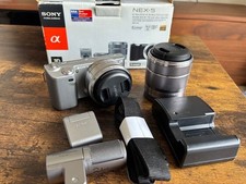 Kit fotocamera mirrorless Sony