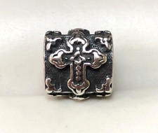 Ciondolo croce triangolare