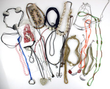 Lotto Vario 25 Collane con Ciondolo Croci Cuore Farfalla Conchiglie Perline