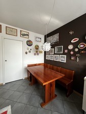 Tavolo In Legno con sedie e