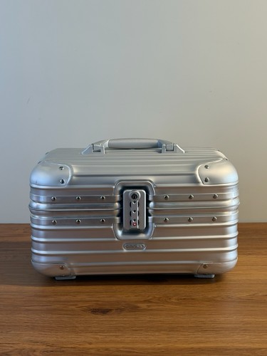 Rimowa topas beauty vanity - rimowa,