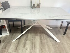 Tavolo Allungabile Design Moderno Con Base In Metallo, Piano In Vetro Ceramica,