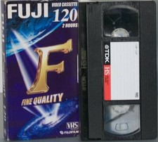 Videocassetta VHS TDK HS E 180 registrata una sola volta