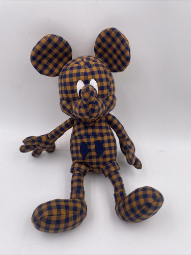D23 expo disney - uniqlo, plaid