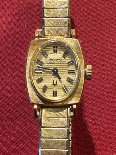 1970 bulova accutron 10k - accutron,