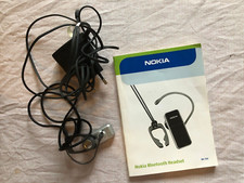 Nokia BH-700 Auricolare Bluetooth cuffie BH700 e caricabatteria AC-3E