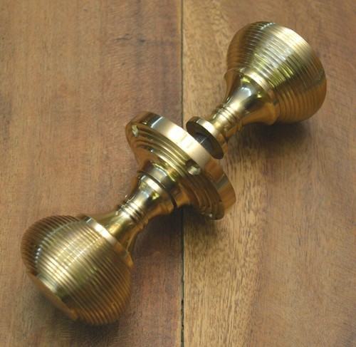 Reeded beehive style - reeded, /