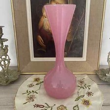 GRAND VASE EN OPALINE ROSE