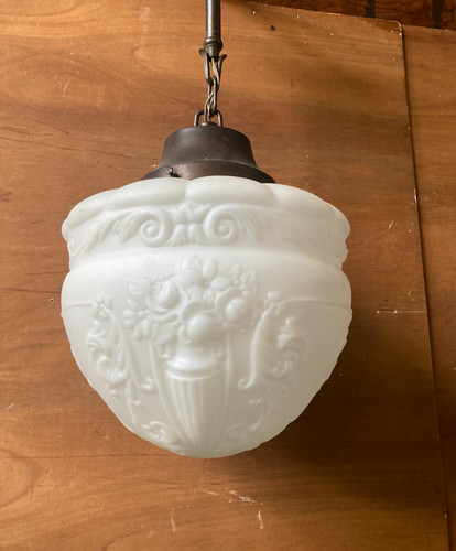 Antica urna floreale ottone