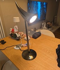Lampada da tavolo Ara di