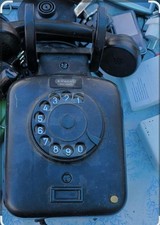 telefono da muro d'epoca prodotto da Siemens, OLAP di Milano, risalente agli ann