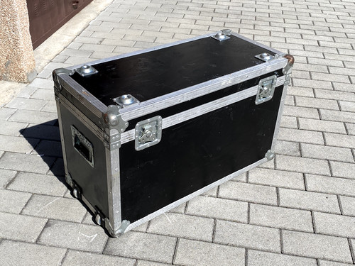 Flight case con ruote tipo