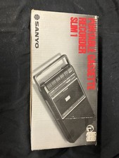 Registratore a cassette portatile Sanyo vintage slim 1