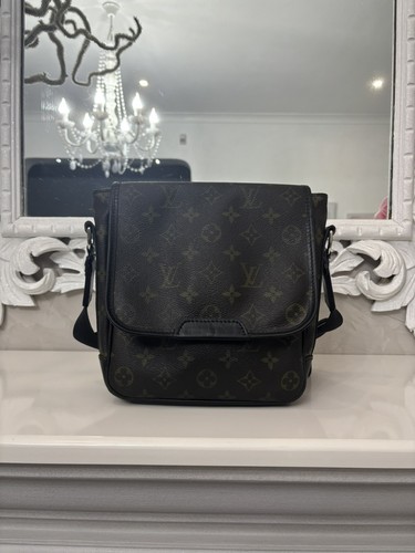 Louis vuitton bass - louis, monogram