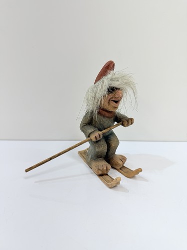 Nyform troll with skis - troll,