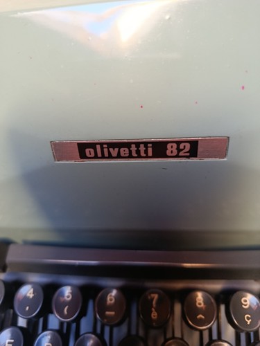 Macchina scrivere olivetti - da,