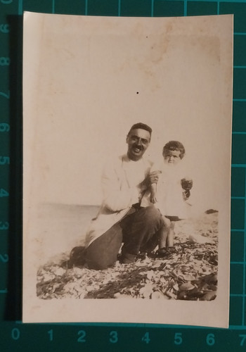 Foto uomo bimba nello sfondo - foto,