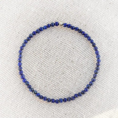 Bracciale elastico fatto - , a