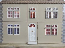 casa delle bambole in legno