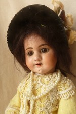 RARE et SUPERBE  POUPEE