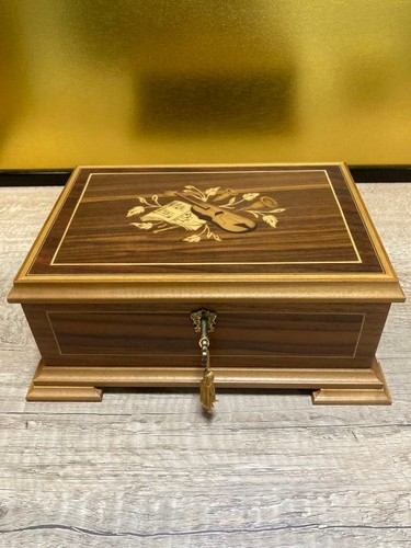Music box reuge con chiave - music,