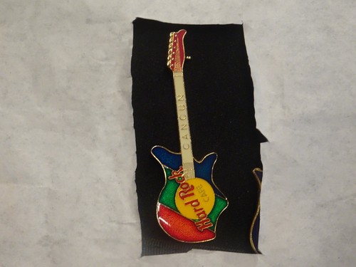 Hard rock cafe pin - cafe,