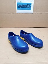 Scarpa sanitaria leggera