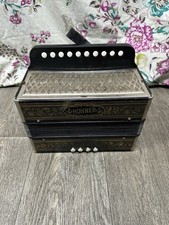 Antica fisarmonica strumento