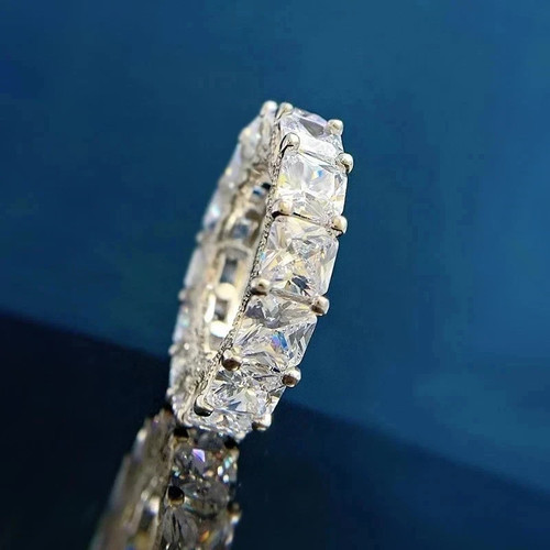Anello fascia eternità lusso