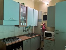 cucina componibile usata da smontare e portare via. Comprende elettrodomestici.