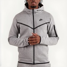 New Nike Sportswear Tech