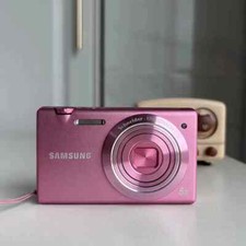 Samsung MV800 Flip-out Touch