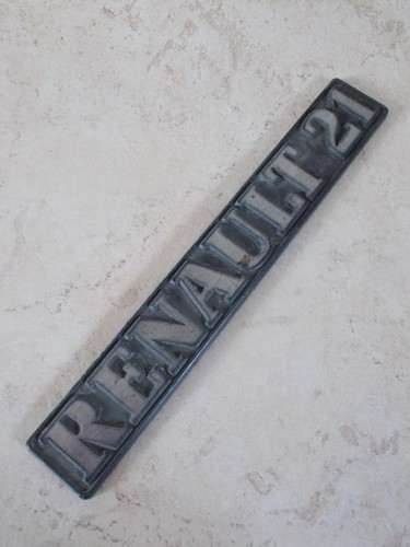 Renault ancien insigne - 21,