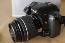 Pentax K-50 con 18-55mm solo