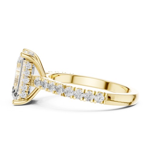 Anello con diamanti coltivati