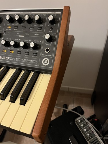 Moog sub tribute edition - moog,