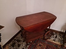 Carrello portavivande vintage in legno trasformabile in tavolino con vassoio 