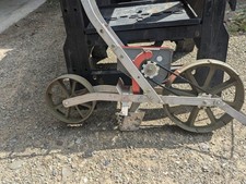 Modello Earthway n. Seminatrice da giardino 1001-B con 1 piastra per semi di mais