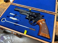 N5T ROYAL BLUE Smith & Wesson