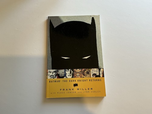 Batman dark knight - batman:,