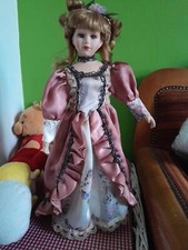 bambola di porcellana vintage