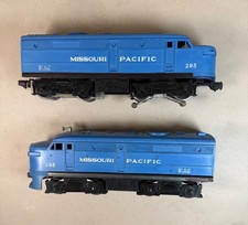 VINTAGE LIONEL O GAUGE MISSOURI PACIFIC ALCO AA #205 DIESEL 1 UNITÀ DI POTENZA E 1 MANICHINO