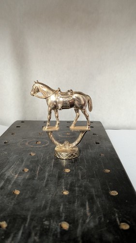 Statuina trofeo cavallo sella