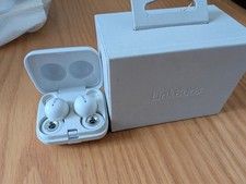 link buds usate con lieve ammaccatura su auricolare destro