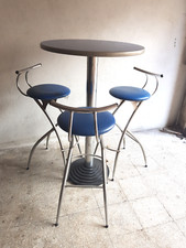 tavolo alto bar con base in ghisa  piu tre sgabelli inbottiti (RIBASSO)