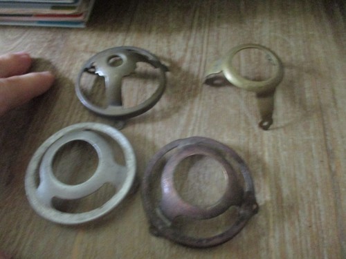 Ancienne griffe de - 4),